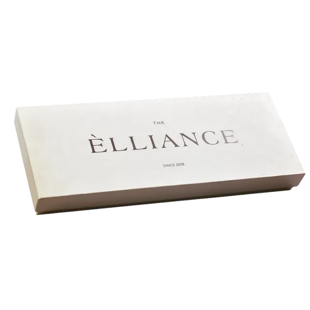 Закрита світла подарункова коробка з логотипом ELLIANCE на кришці